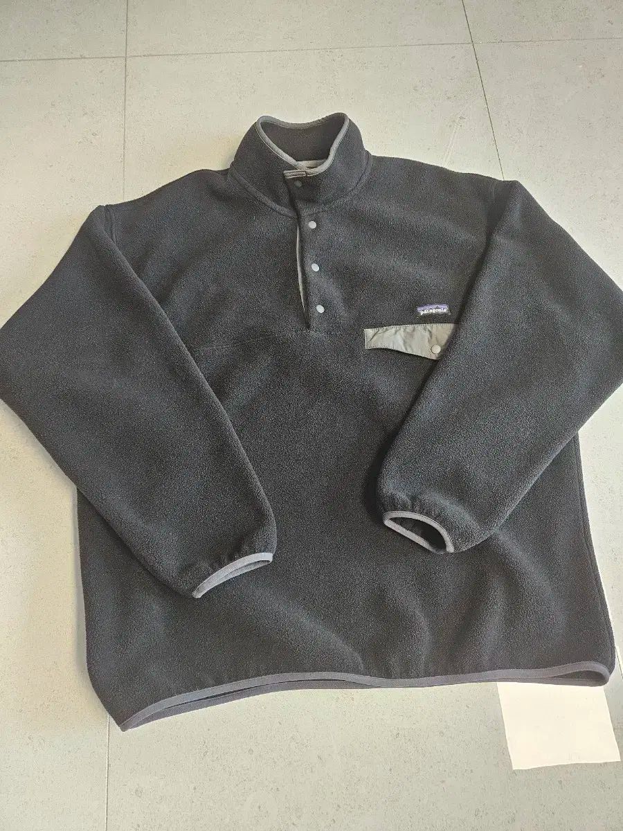 patagonia パタゴニア Synchilla シンチラ xl ブラック フォージーグレイ