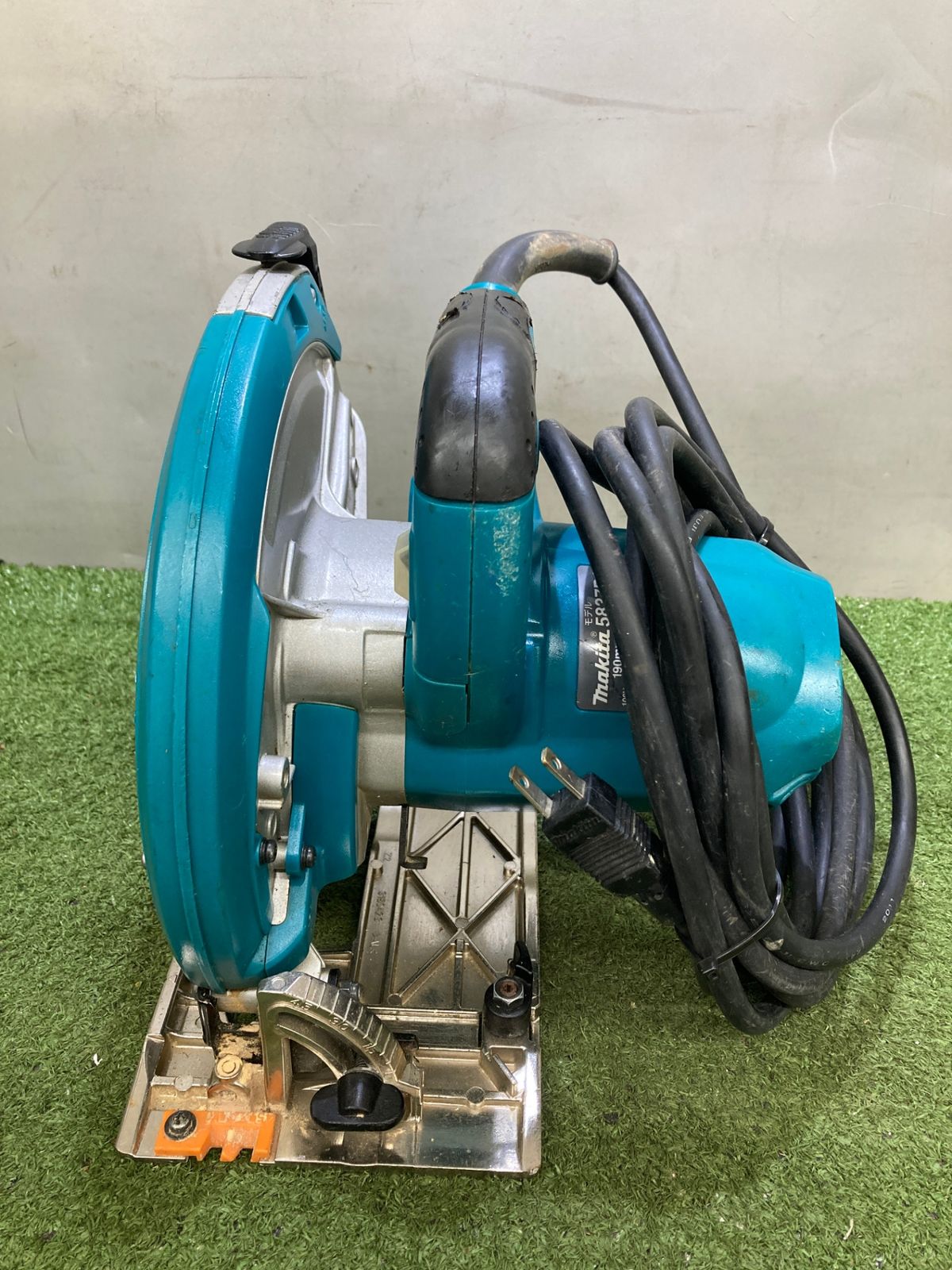 【品質保証書】 品 0921 makita マキタ 190mm電気マルノコ アルミベース 5837BA ITNWIRE2BR3A