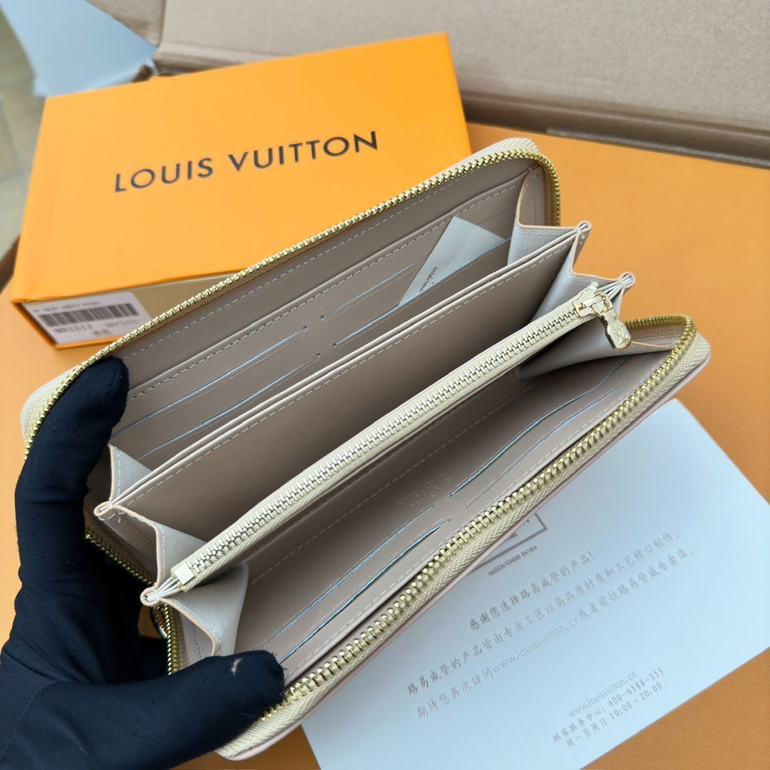 最終値下げLOUIS VUITTON モノグラム柄ハンカチ M46168】 LOUIS VUITTON ルイヴィトン モノグラム・アンプラント