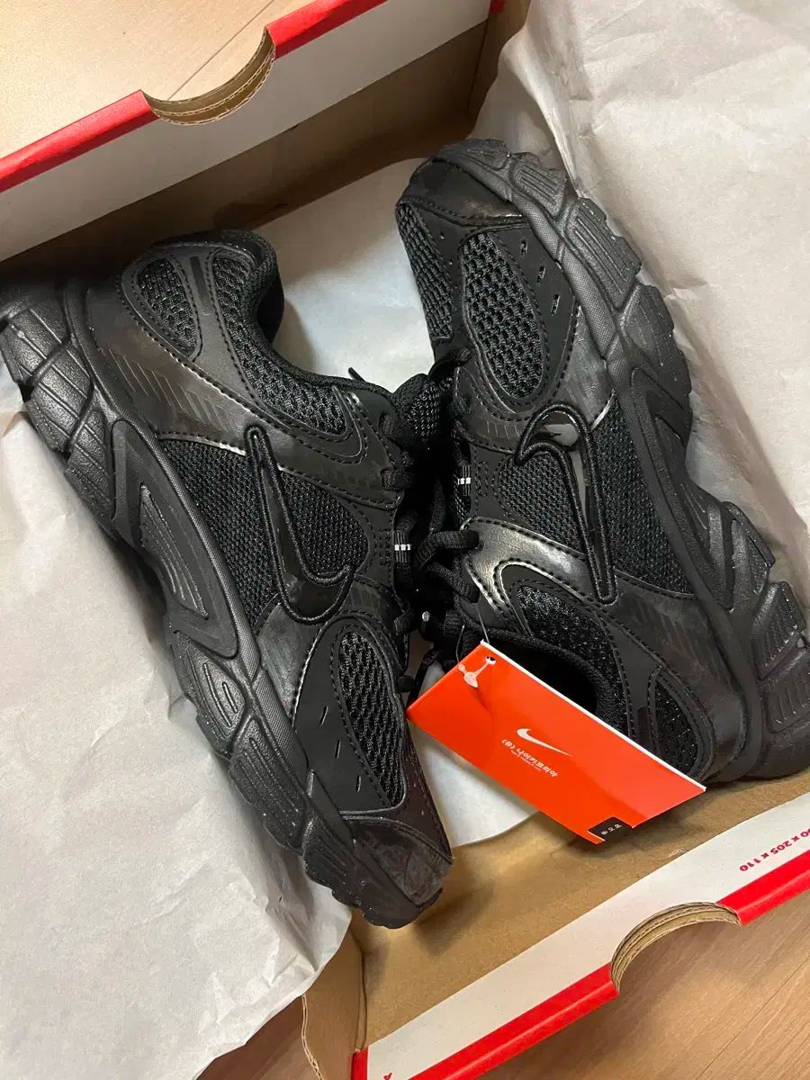 ナイキ V 5 RNR ジュニア オールブラック スニーカー