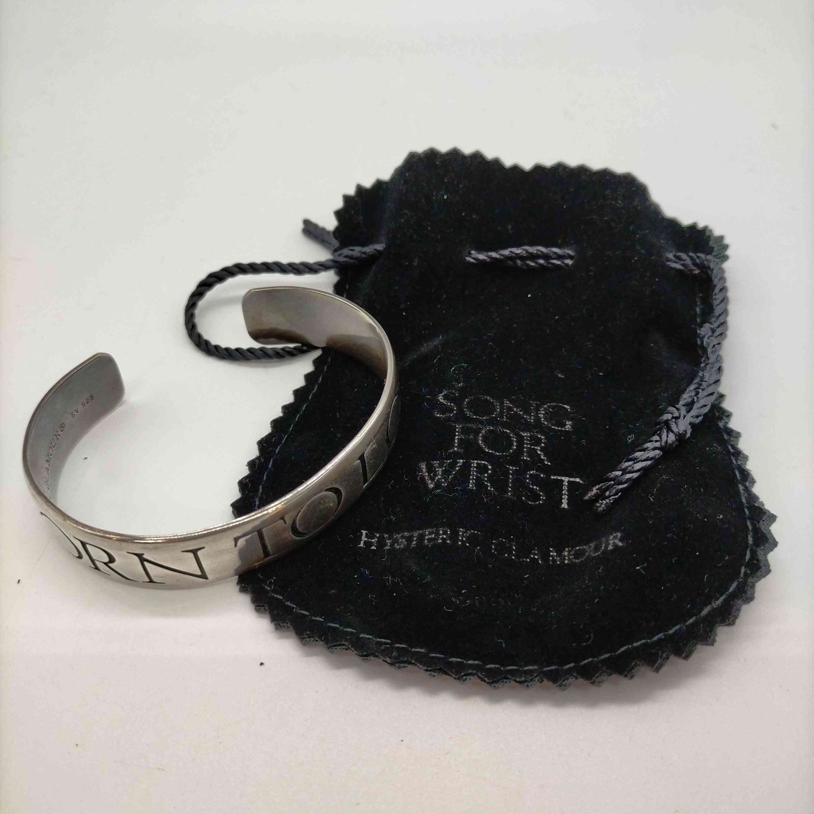 HYSTERIC GLAMOUR Message Bangle Black