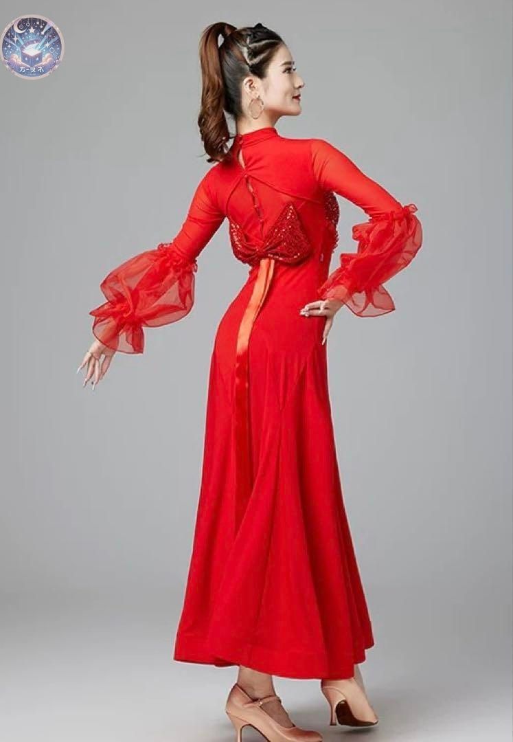 ワンピース の練習着からダンスパーティーまで