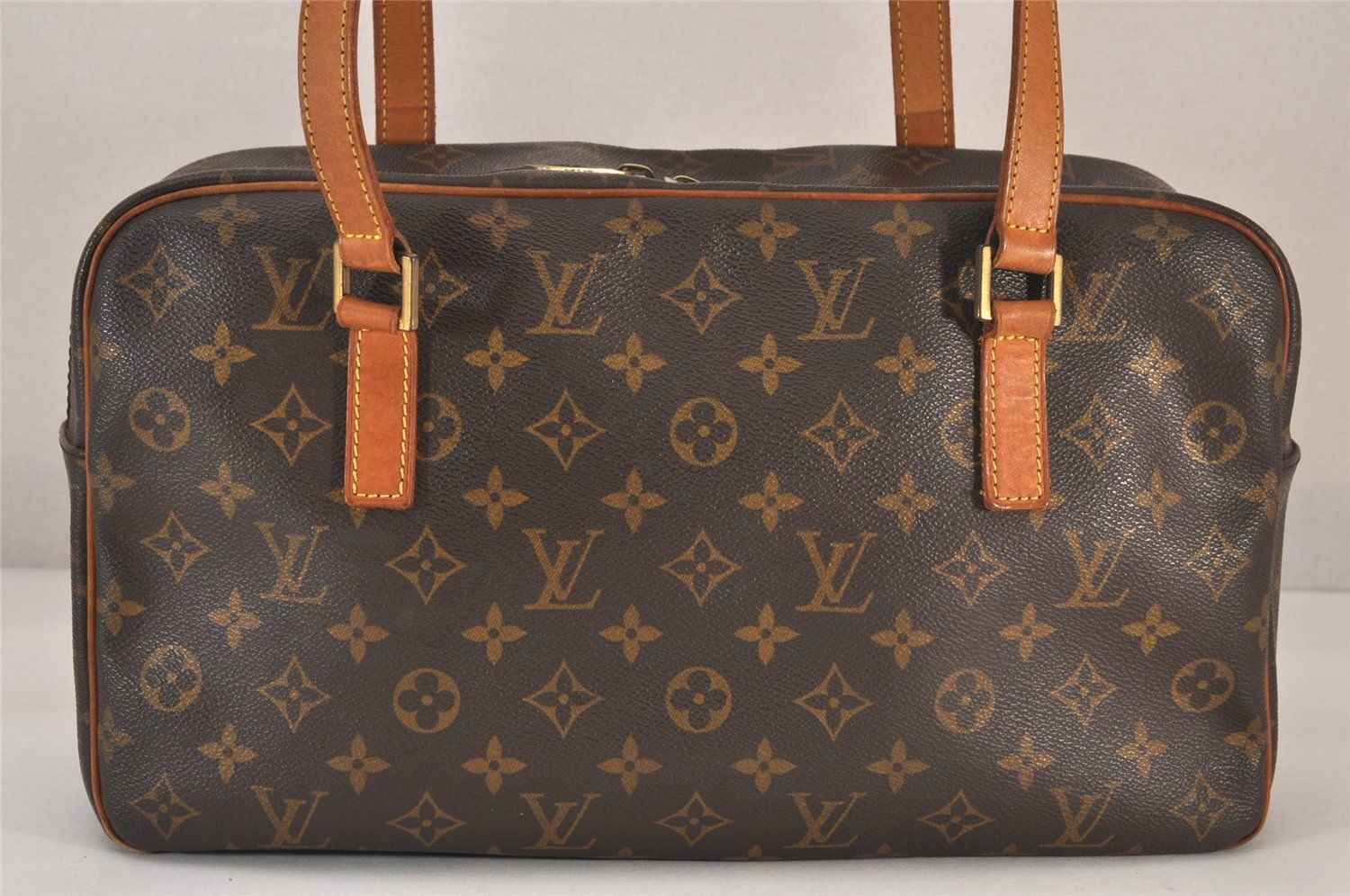 LOUIS VUITTON ルイヴィトン モノグラム シテ GM ショルダー