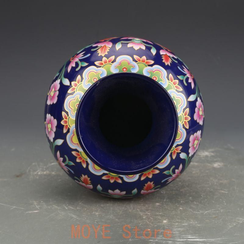 大清乾隆藍地琺瑯彩纏枝紋花瓶 景徳鎮 陶磁器 装飾品 現代工芸品