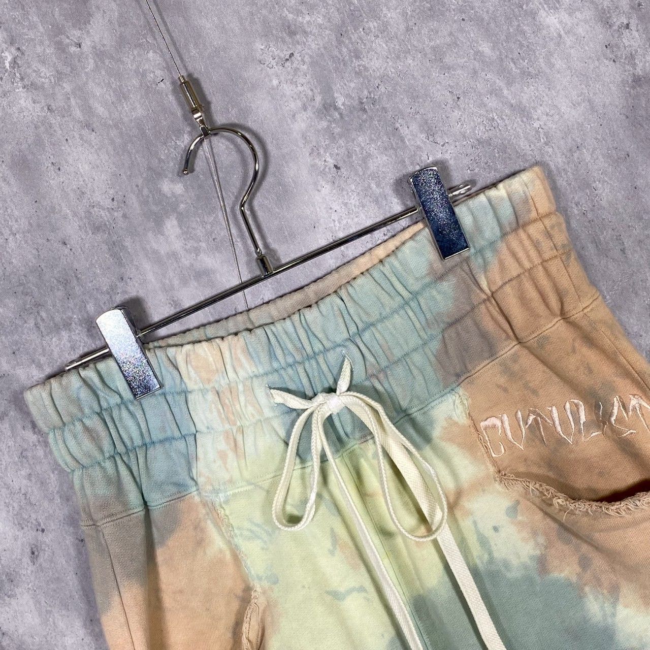 限定レア CVTVLIST カタリスト ハーフブリーチ ペイントロゴ パーカー