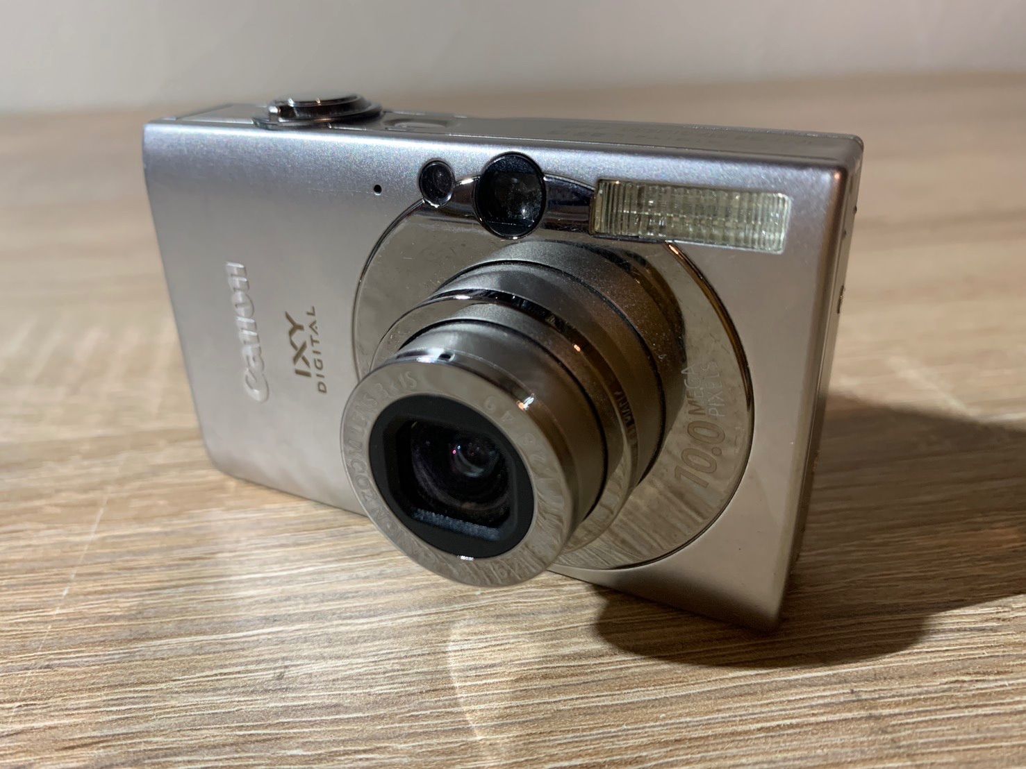 ジャンク Canon キャノン IXY DIGITAL 25 IS PC1262 シルバー デジタル