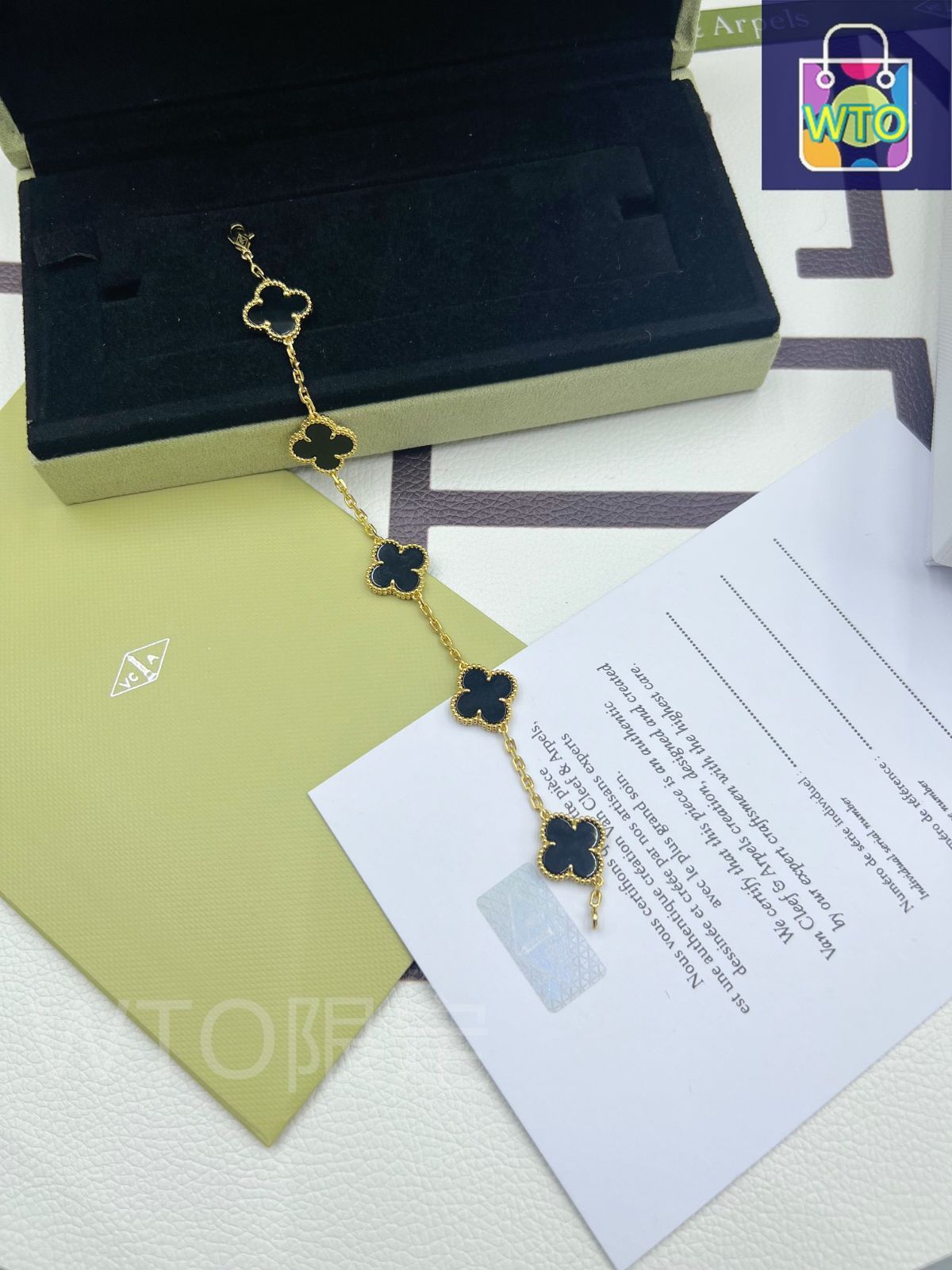 Van Cleef & Arpels クローバーブラックストーンブレスレット Van Cleef & Arpels クローバーブラックストーンブレスレット