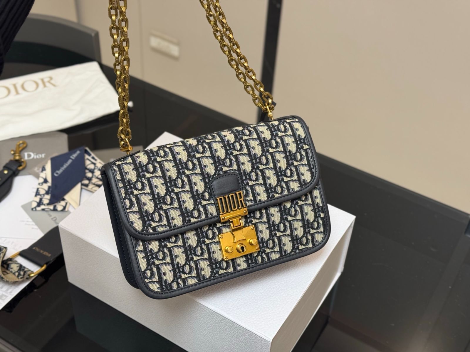 今日特価】Dior Addict Oblique Messenger Bag アディクト