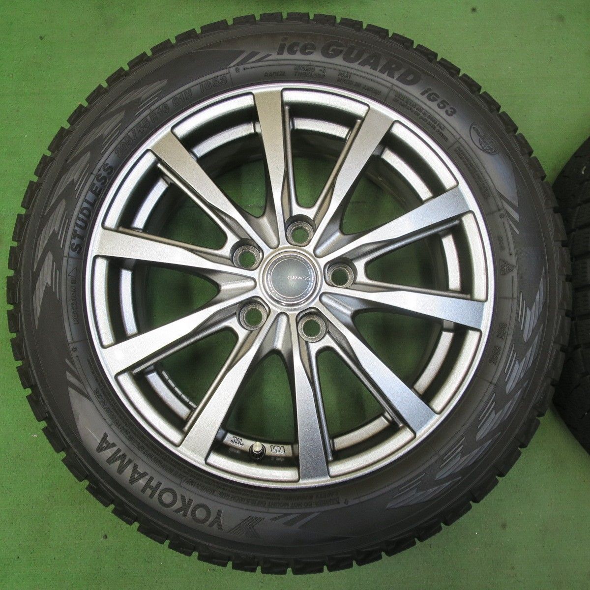 超バリ溝！22年！キレイ！9.5分以上☆スタッドレス 205/55R16 ヨコハマ 