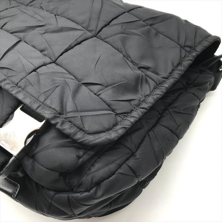 良品 PRADA プラダ 三角ロゴ プレート メッセンジャー ショルダー バッグ ナイロン キルティング ブラック k2969 PRADA - 良品 PRADA プラダ 三角ロゴ ナイロン テスート
