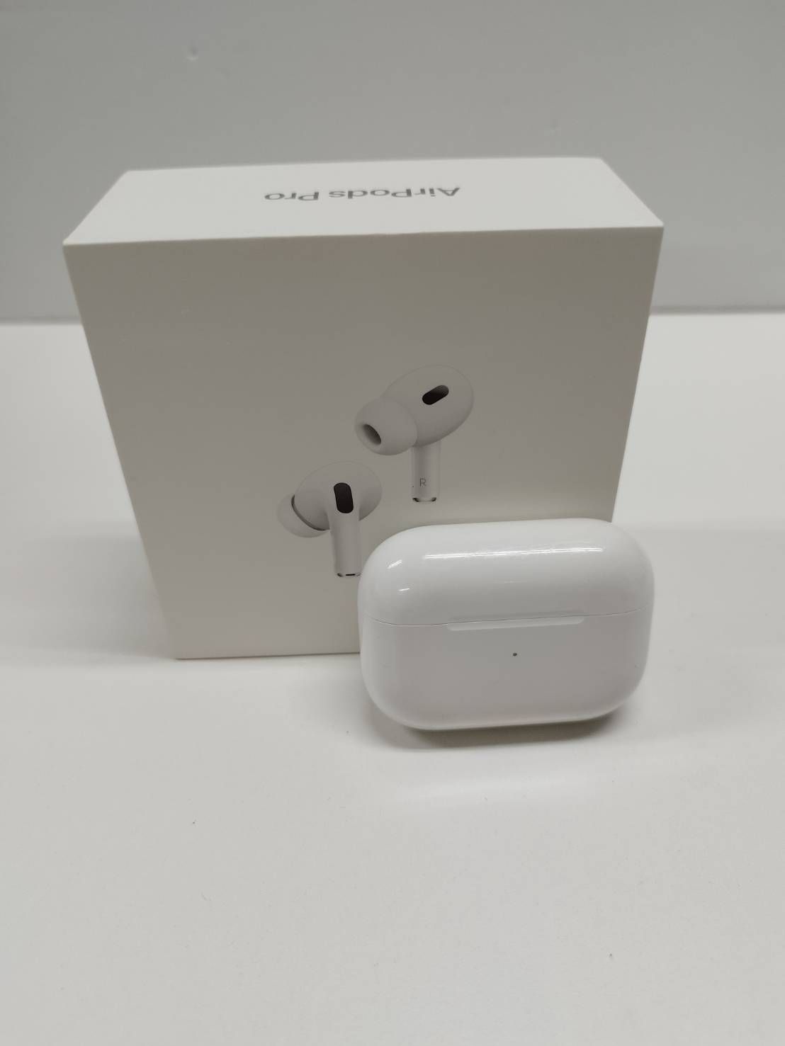 Apple AirPods Pro 第2世代本体 充電ケース付き 右片耳のみ AirPods