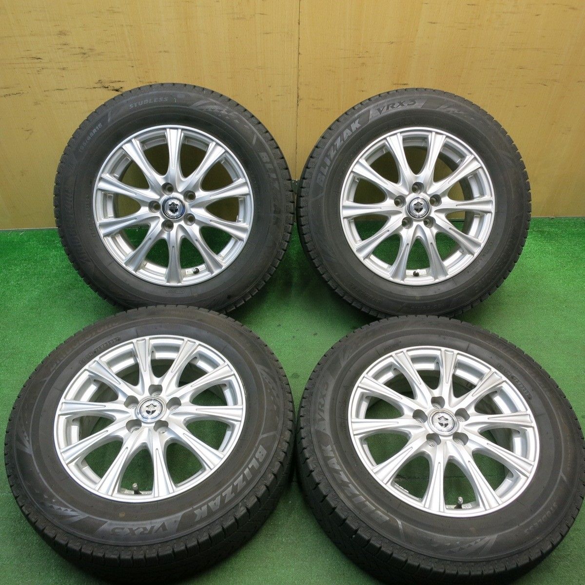 バリ溝！22年！9分☆プリウス 等 195/65R15 スタッドレス ブリヂストン 