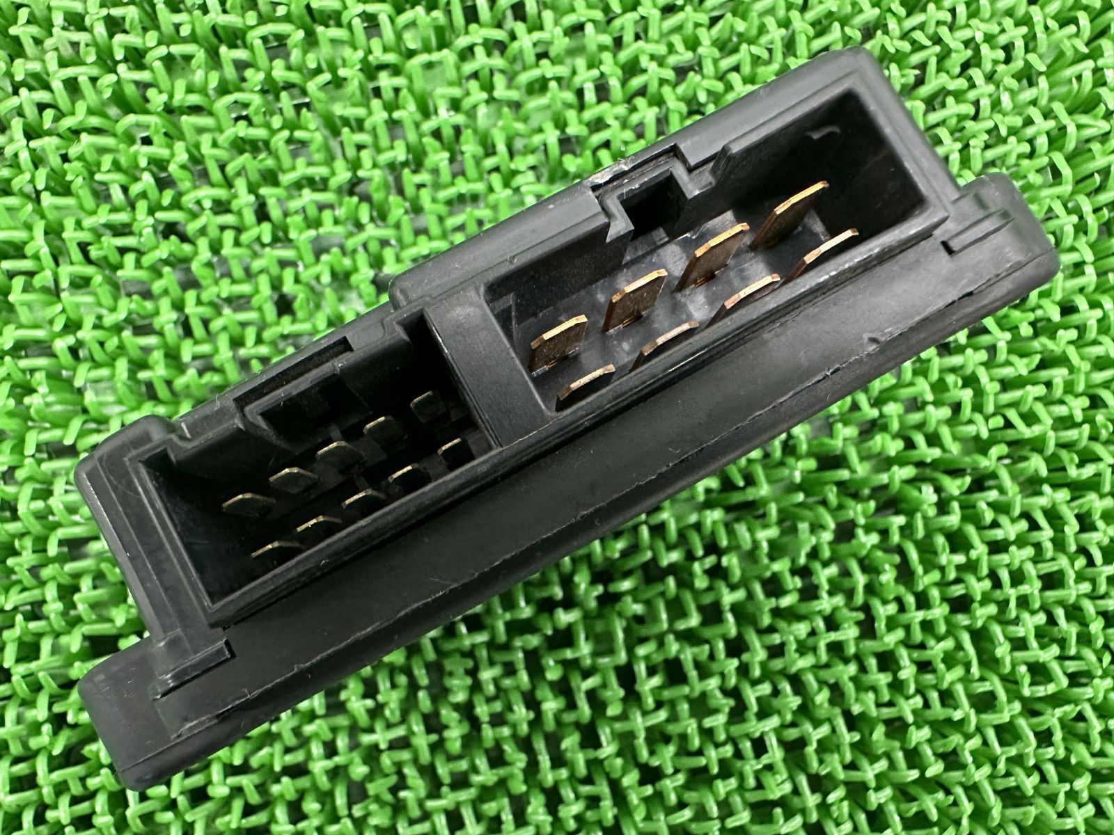 ZZ-R1100 ヒューズボックス 26021-1090 カワサキ 純正 中古