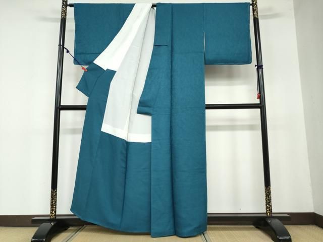 上質な色無地 南天地紋