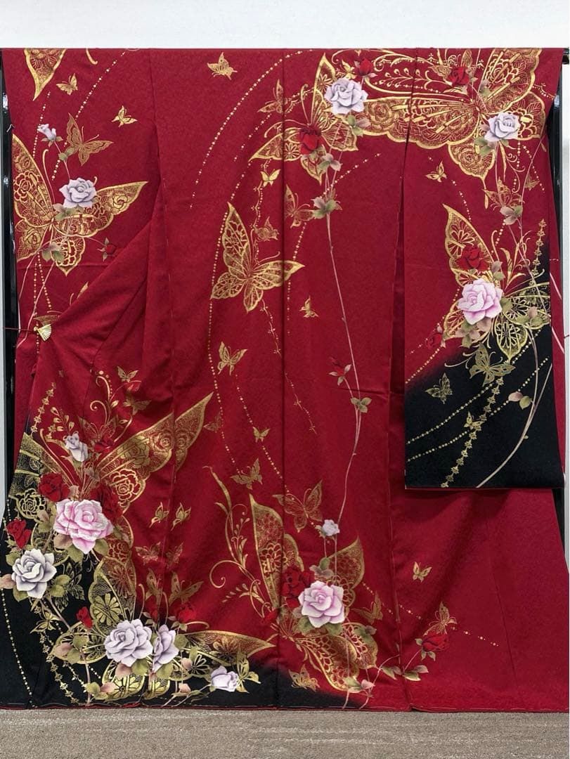 振袖 仮絵羽 銀通し ラメ刺繍 金彩 紋意匠 薔薇 正絹 未仕立て品 八掛付き 振袖 仮絵羽 銀通し ラメ刺繍 金彩 薔薇 正絹 未仕立て品 八掛