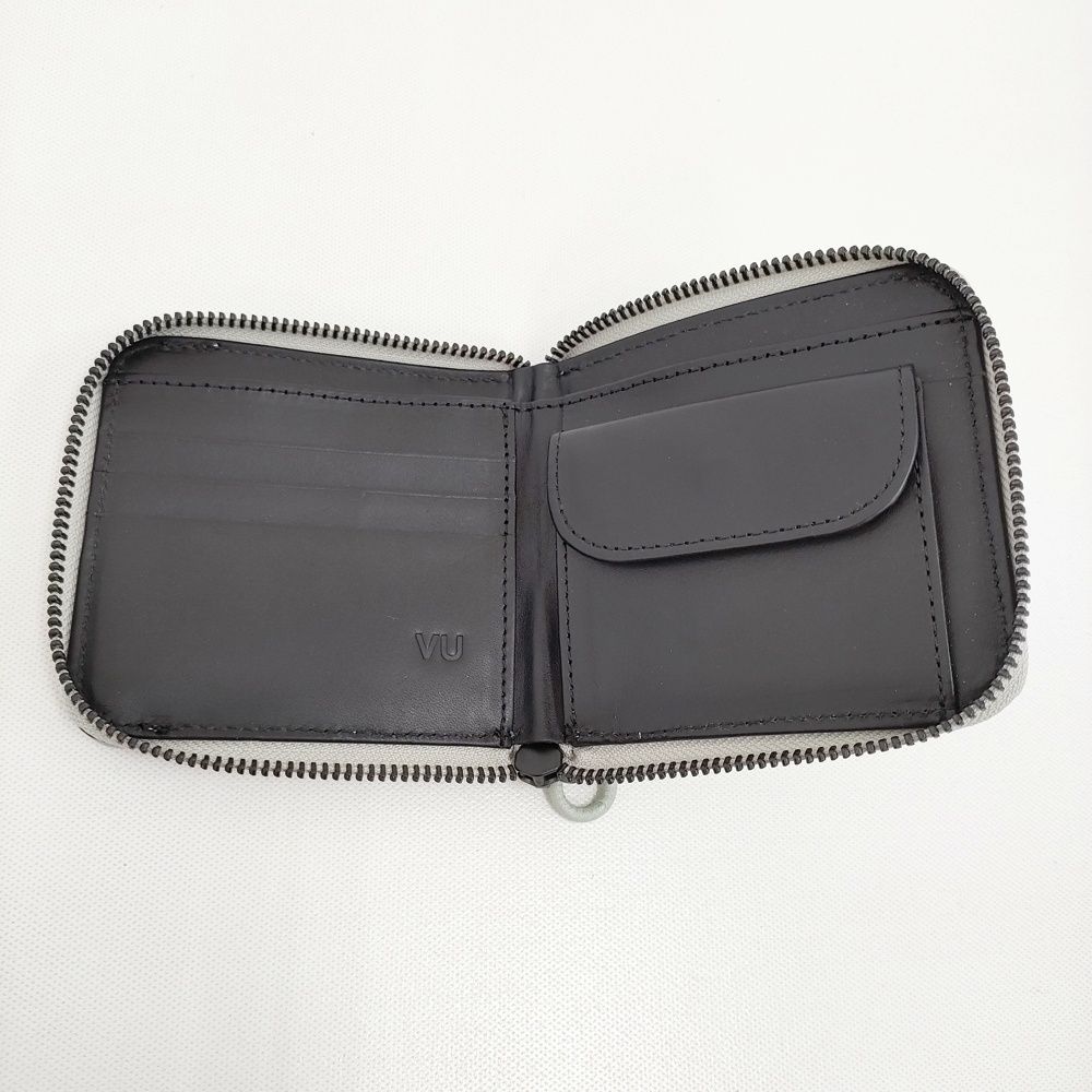 VU PRODUCT zip wallet 定価22000円 二つ折り財布 グリーングレー