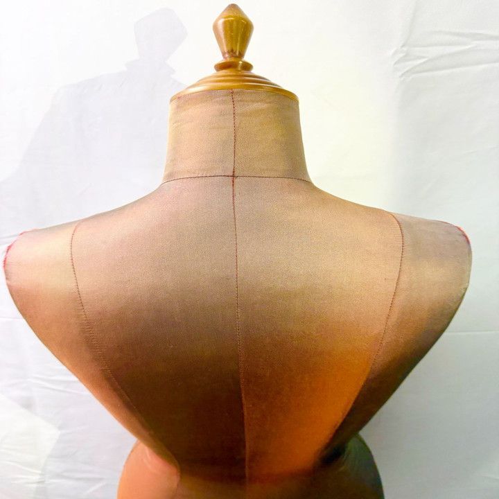 東京キイヤ レディーストルソー 針刺せます アパレル店舗での使用品 東京キイヤ レディース トルソー 針刺せます アパレル店舗 使用品 展示