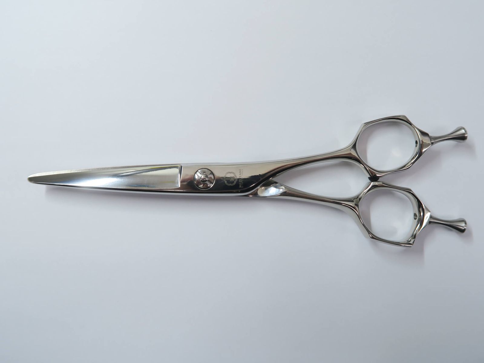 Bランク【MIZUTANI SCISSORS ミズタニシザーズ】 シザー 美容師・理容師 5.6インチ 右利き 【中古】:H-7316 - メルカリ