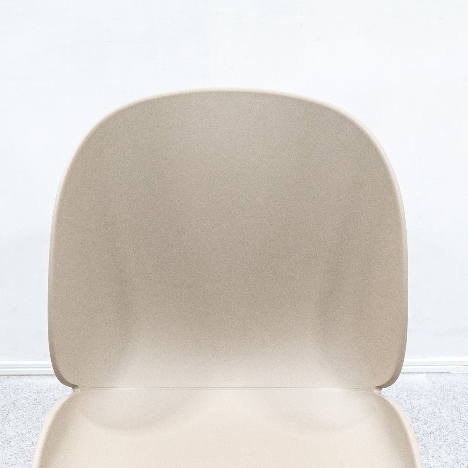 展示品】GUBI グビ Beetle Dining Chair ビートル ダイニング 展示品】GUBI グビ Beetle Dining Chair ビートル ダイニング