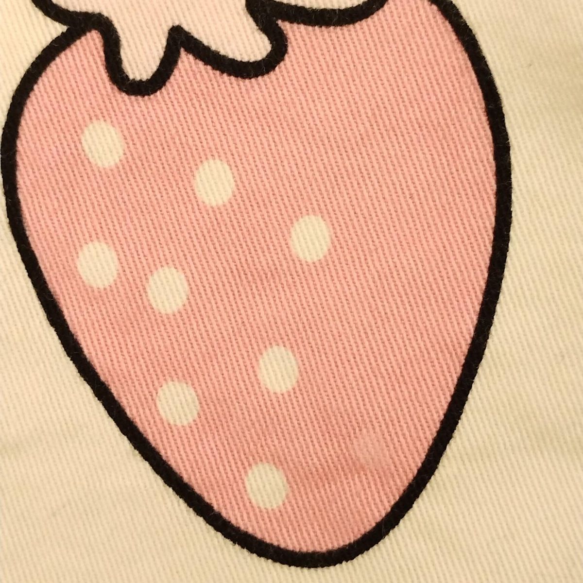 アイボリー×ライトピンク×黒 イチゴ
