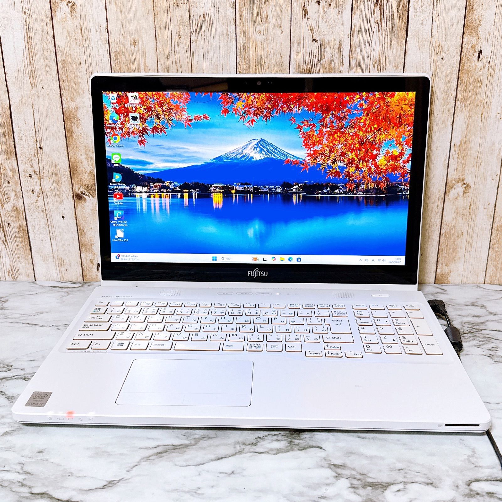 高性能i7＆SSD|メモリ16GB カメラ