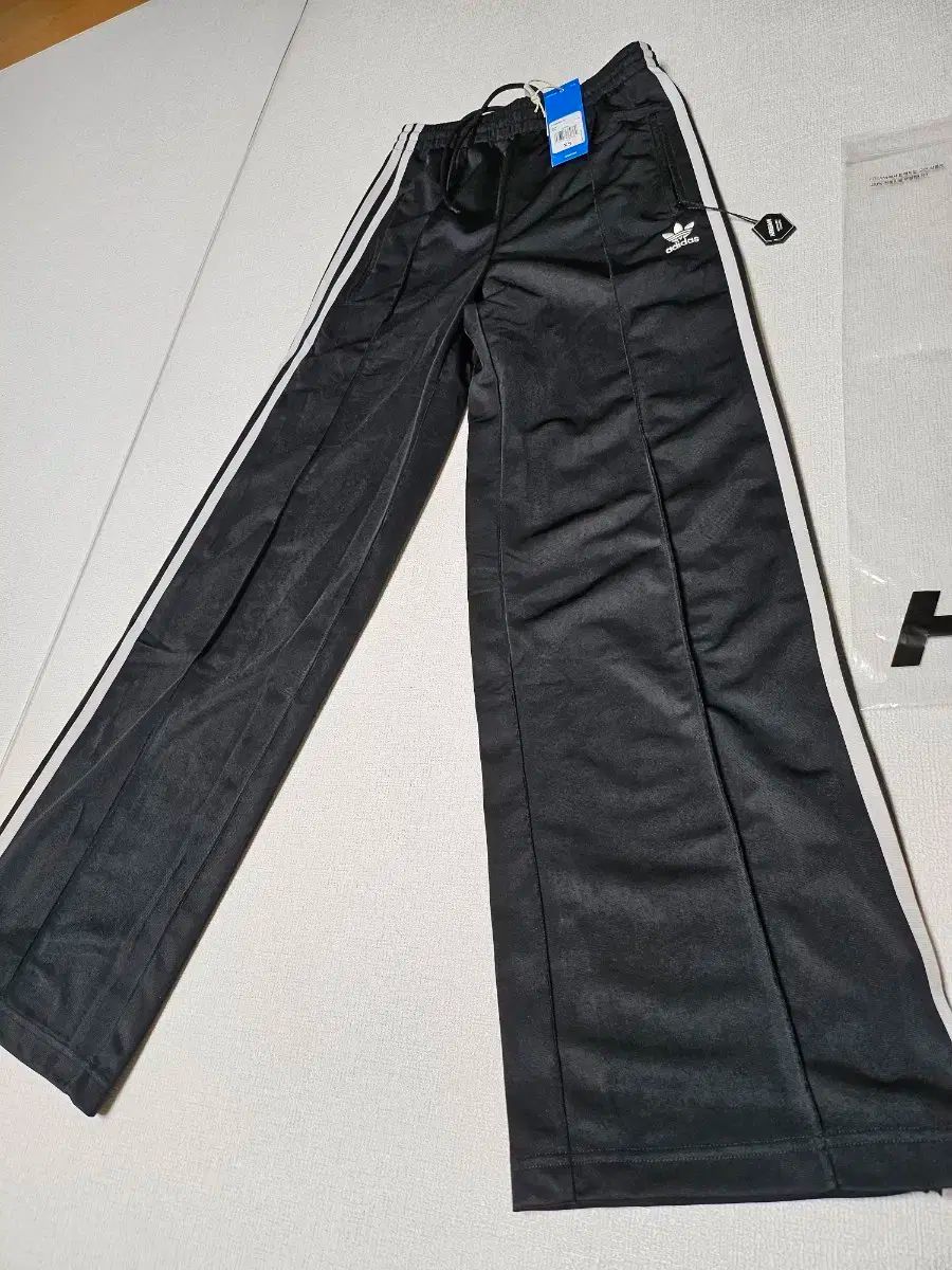 XS adidas アディダス オリジナル ルーズフィット ファイヤーバード トラックパンツ