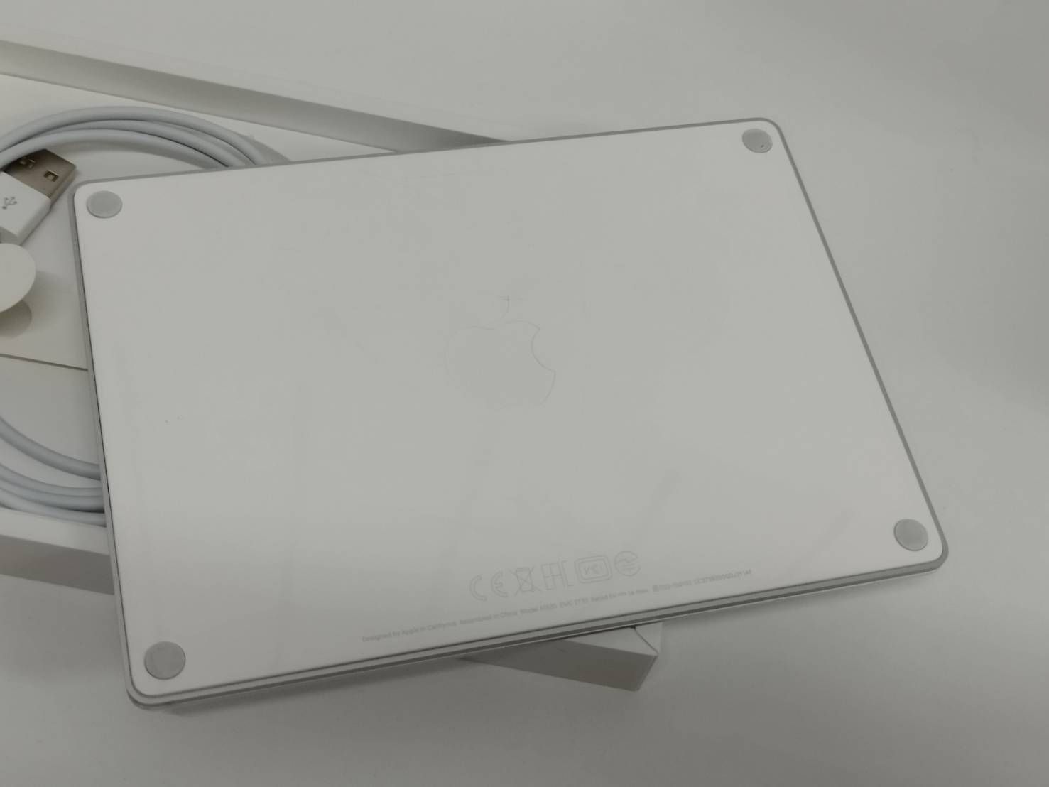 Apple Magic Trackpad 2 シルバー Apple Magic Trackpad 2/A1535