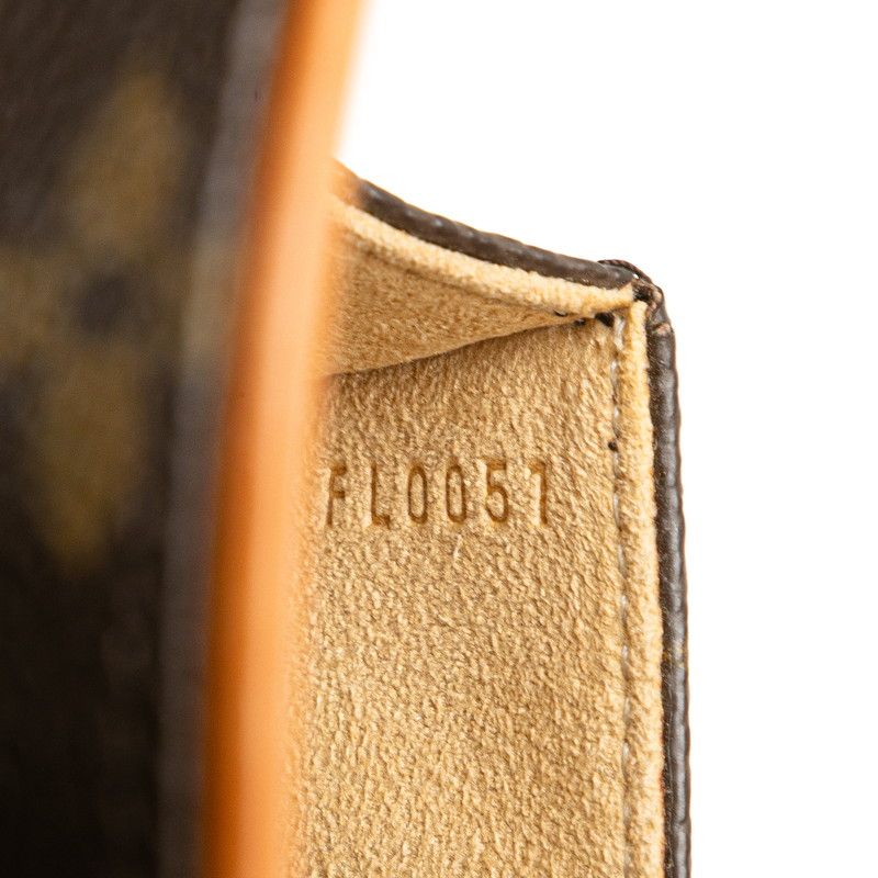 美品 COACH ボディバッグ シグネチャー ヘリテージ チャーム付