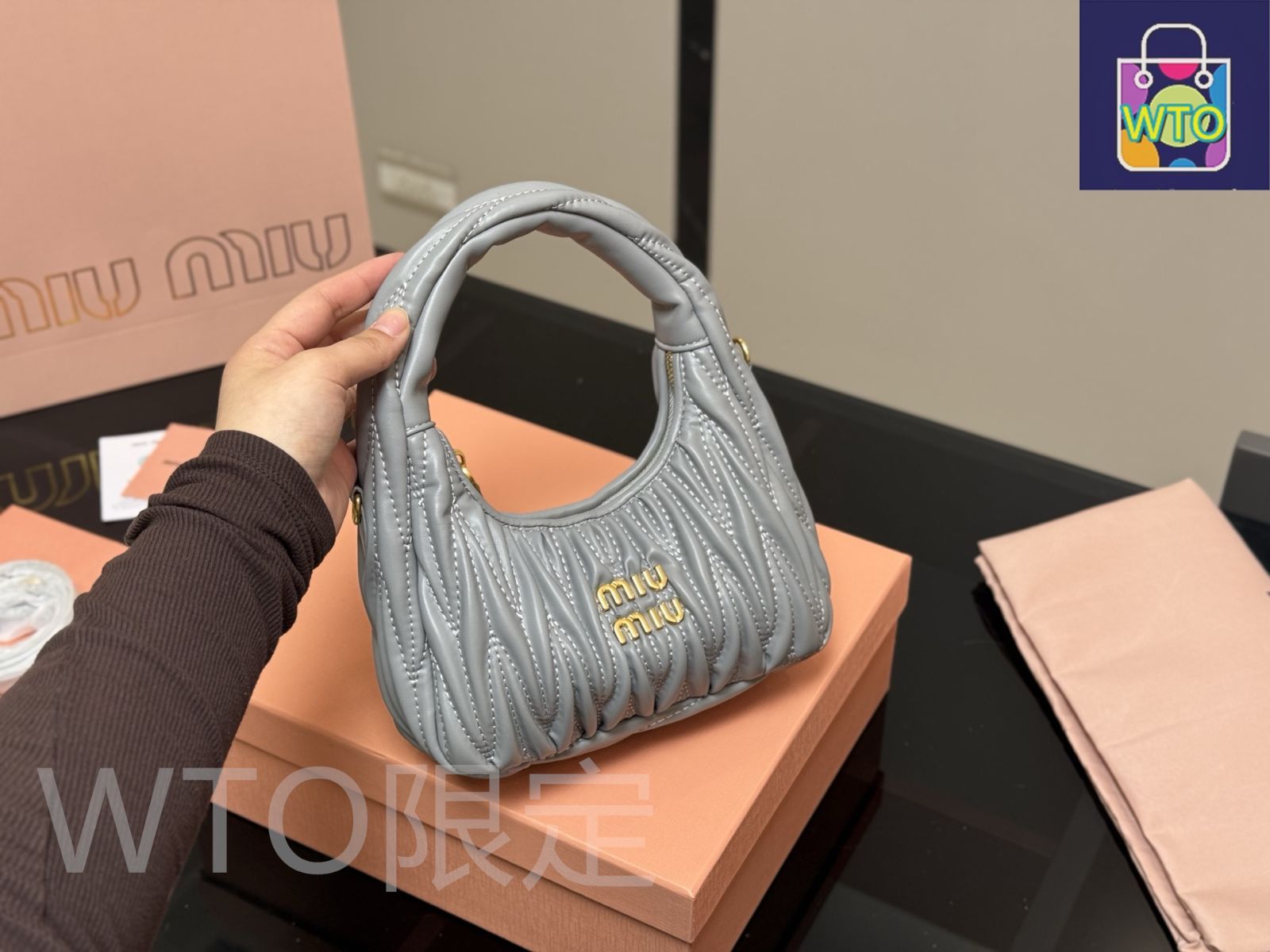 MIU MIU ワンダー ホボバッグ ? 22×11cm [本日特価|新品未使用品
