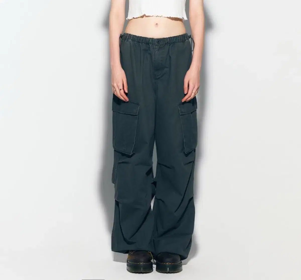 新品 イオグラフィック A. 大橋歩 ジョガーパンツ（ドレスルール