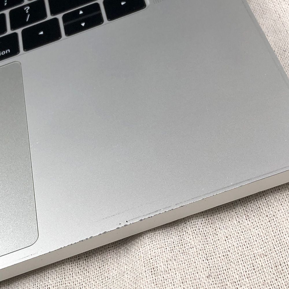 Apple - ◆ジャンク品・本体のみ◆Apple MacBook Pro (15インチ 2019)【i7・32GB・256GB・Radeon Pro 555X】★ホワイトスポット 他 A1990 EMC3359/LT-JUNK-250837（329562） ◇ジャンク品・本体のみ◇Apple MacBook Pro (15インチ 2019