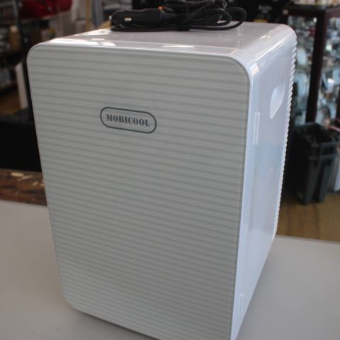 未使用 ドメティック モビクール 2電源式 冷温庫 2021年製 mbf20ps  