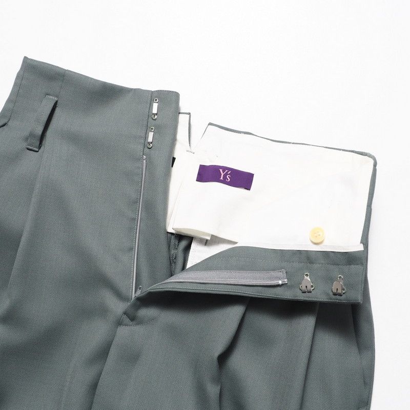 希少✨美品✨フォクシー　ボレロ　カシミヤ100%　女優襟　バルーンスリーブ　白 希少✨美品✨フォクシー ボレロ カシミヤ100% 女優襟 バルーンスリーブ