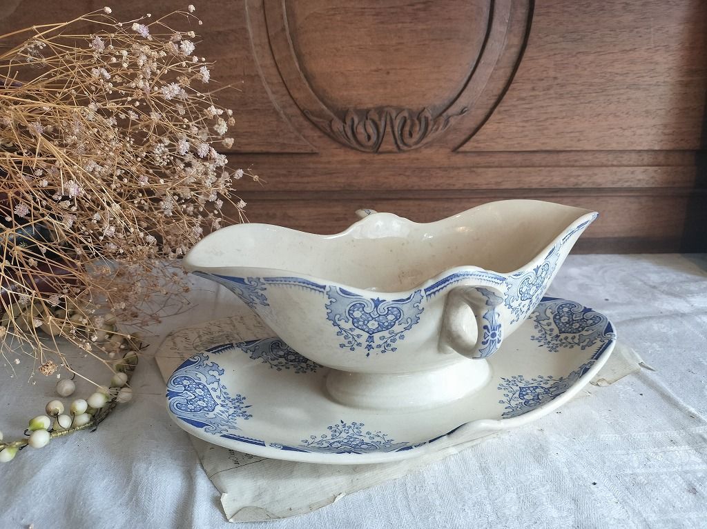 【美品】座位保持椅子　強化段ボールのテーブル＆工具＆暖かいブーツ 付き 選べる2色！】 段ボール 机・椅子 セット 対象年齢 5歳～8歳