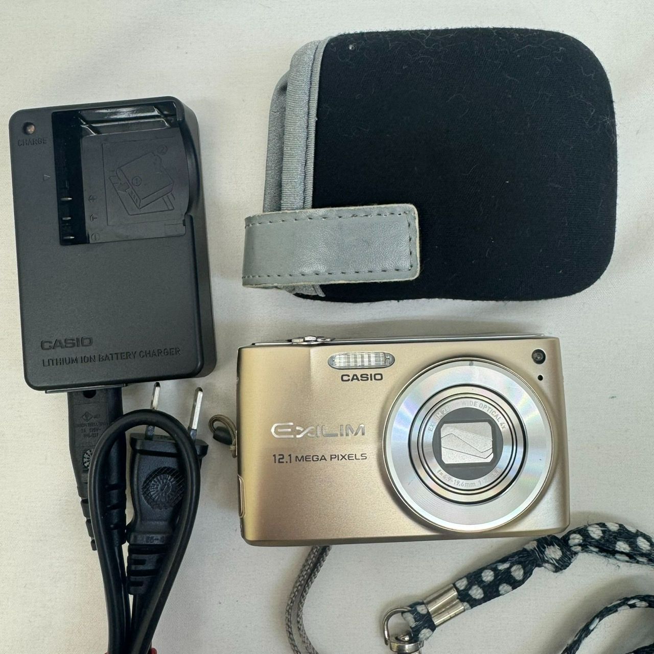 K【SDカード付】コンパクトデジタルカメラ CASIO EXILIM ZOOM EX-Z400 ゴールド