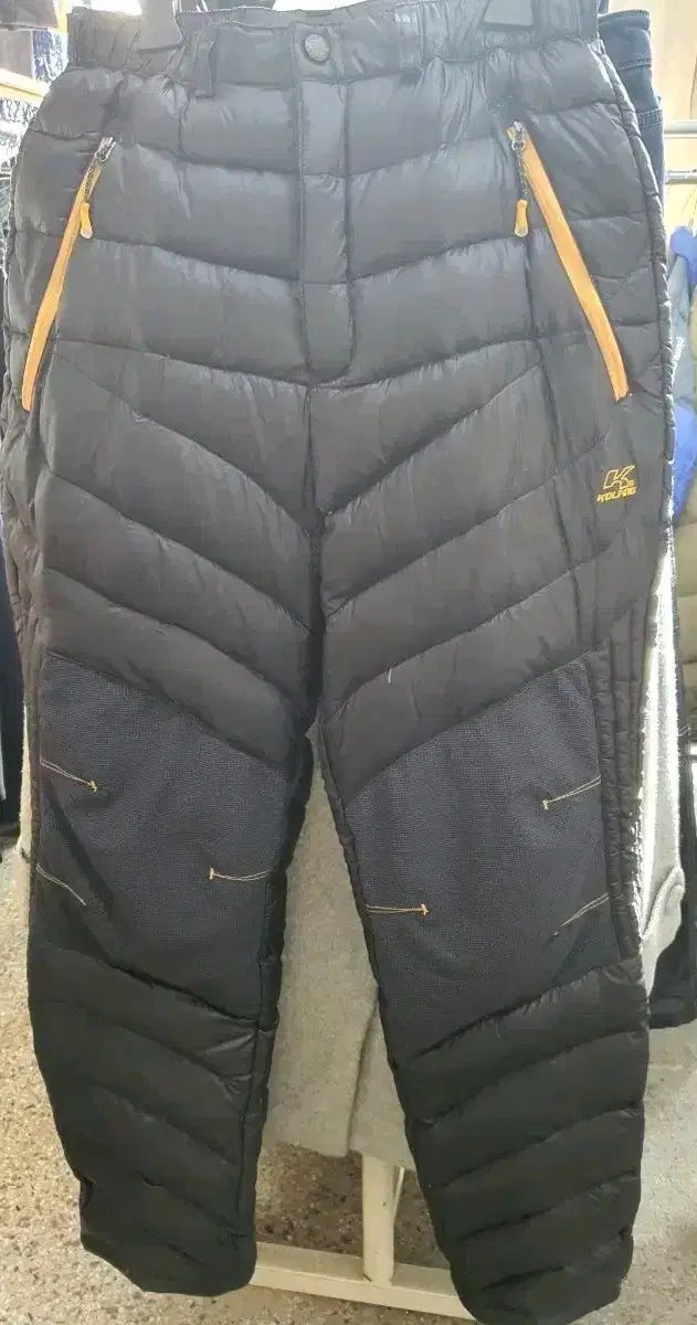 新品未使用ヨネックス パワークッション エクリプション4 26.5cm 参考価格】遊戯王OCG Vol.3 真紅眼の黒竜(レッドアイズ