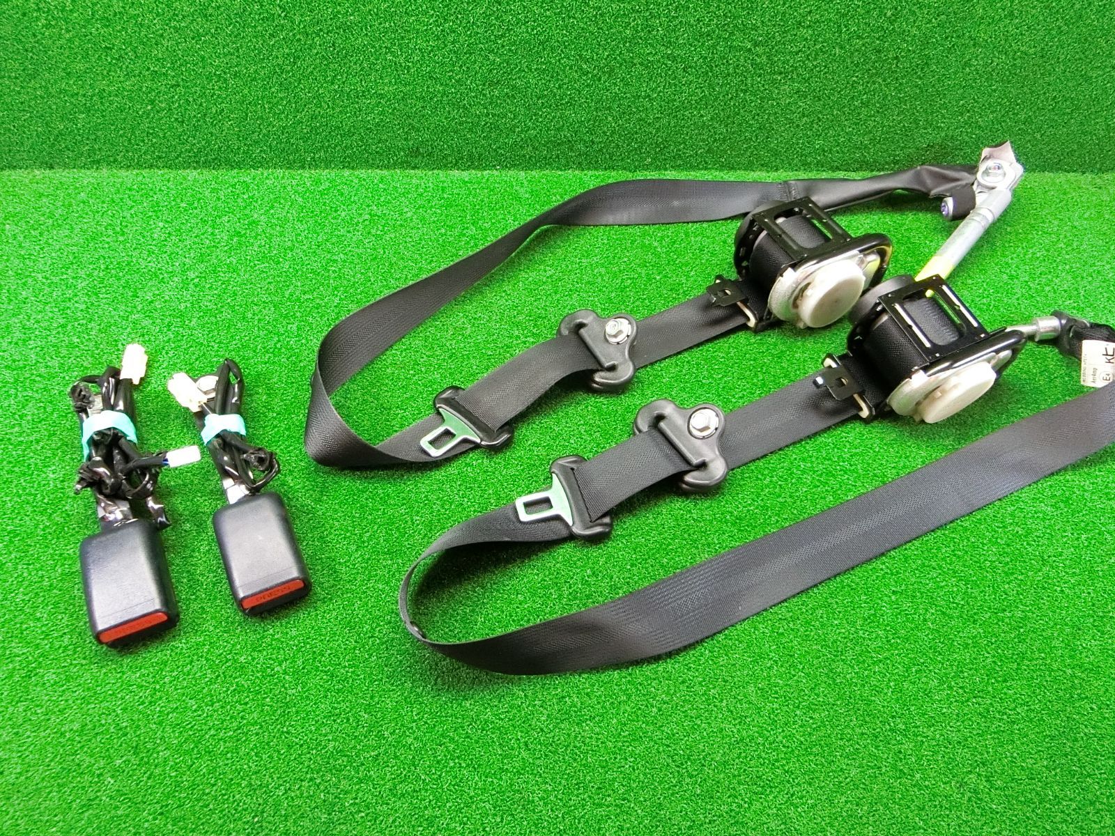 10118 ekワゴン B11W フロント シートベルト 左右セット キャッチ 6254964 6254966