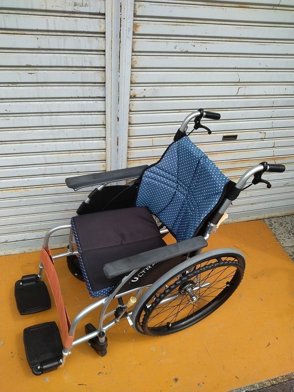 送料無料 一部地域を除く レッグサポート代用品 自走式車椅子 ウルトラシリーズ NA-U1 KM-25-0910-08