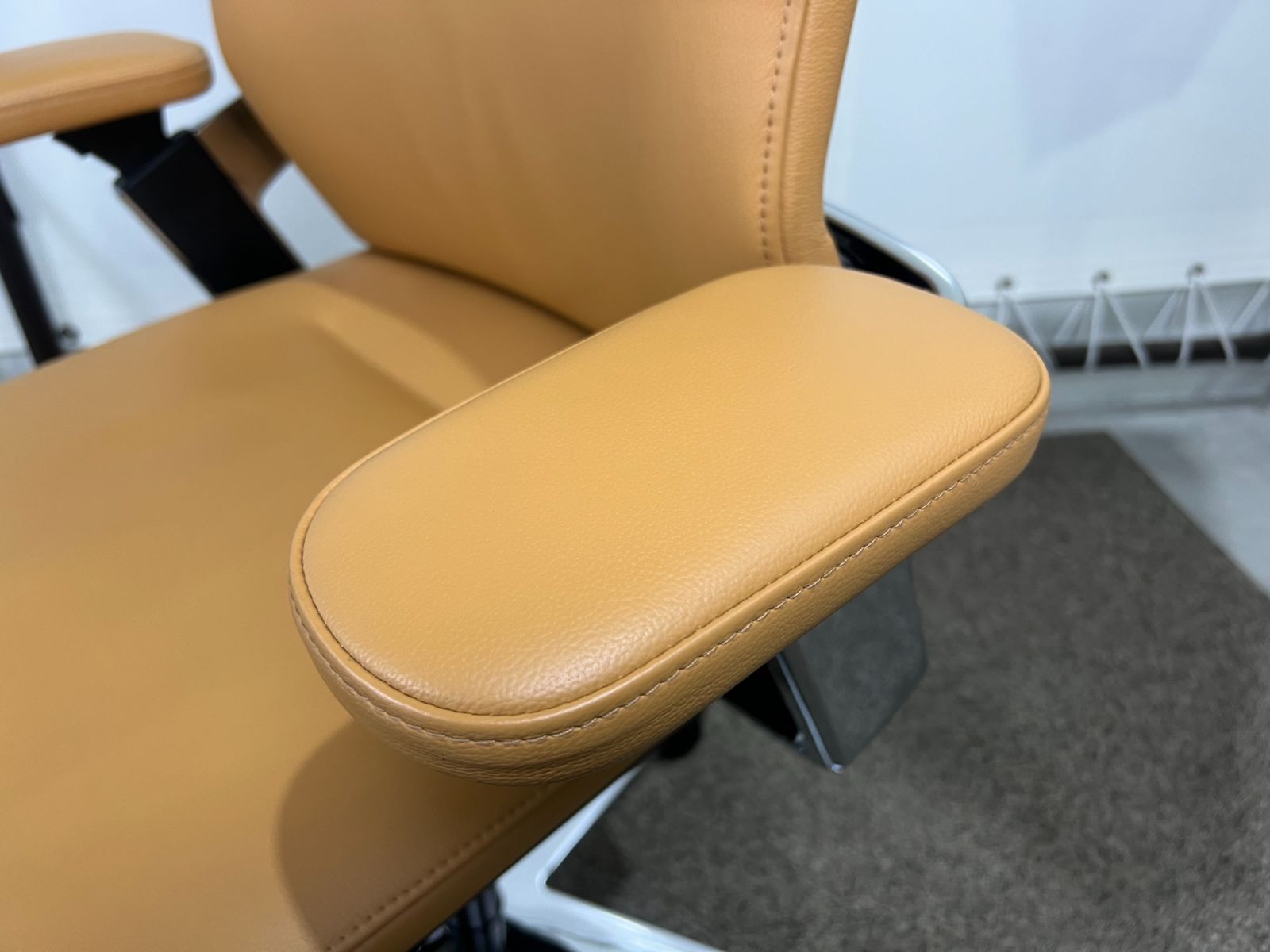 Wilkhahn（ウィルクハーン）ON（オン）175/71 本革 - メルカリ