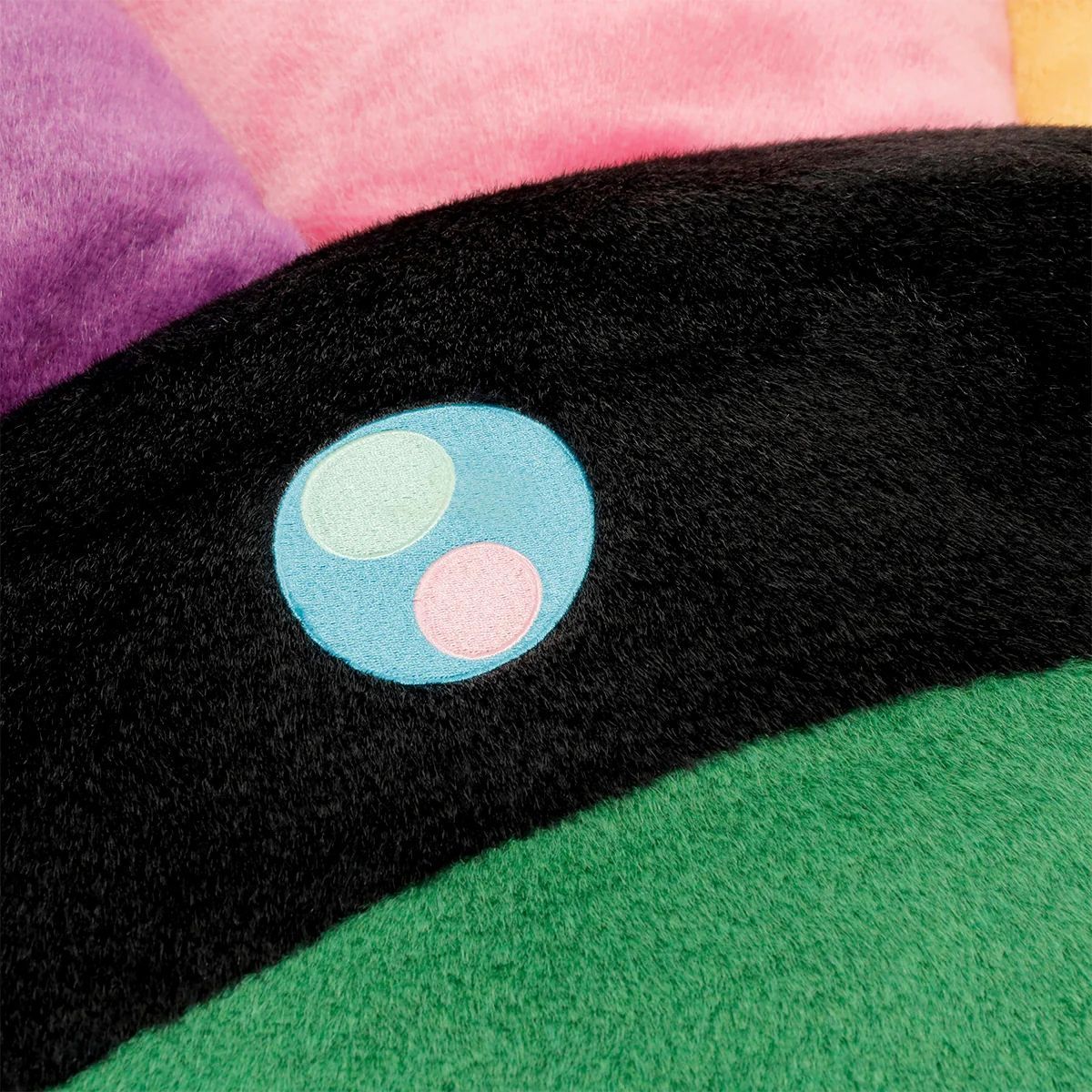 TAKASHI MURAKAMI｜村上隆 kaikaikiki Flower Cushion / Rainbow