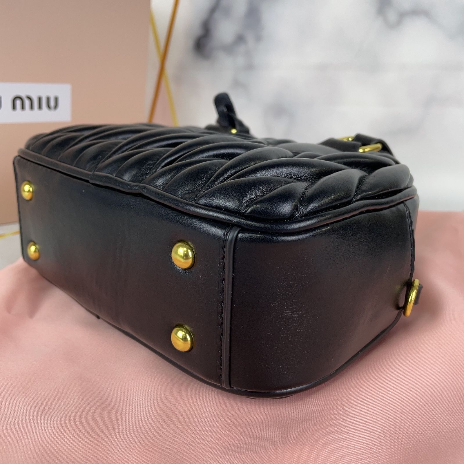 新品未使用 MIUMIU ミュウミュウ ショルダーバッグ ハンドバッグ ...