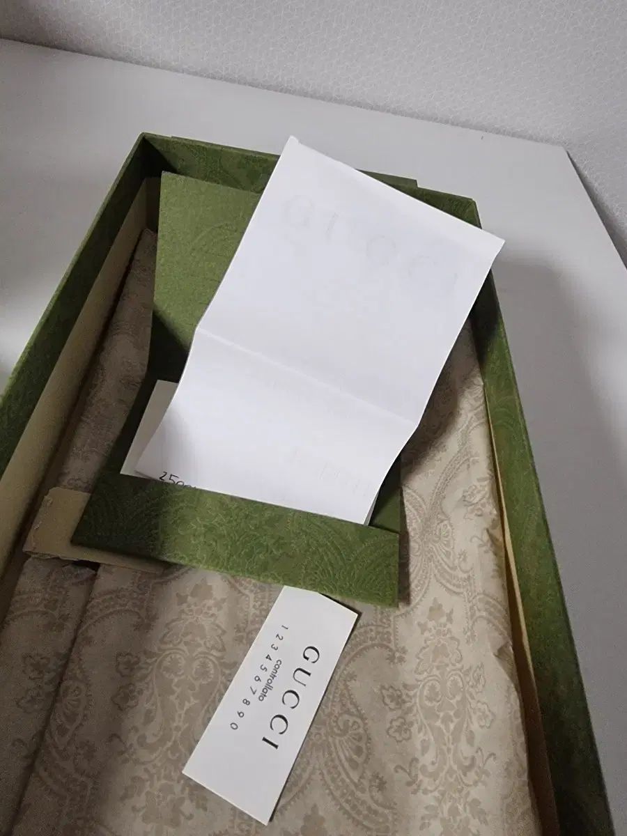 GUCCI グッチ