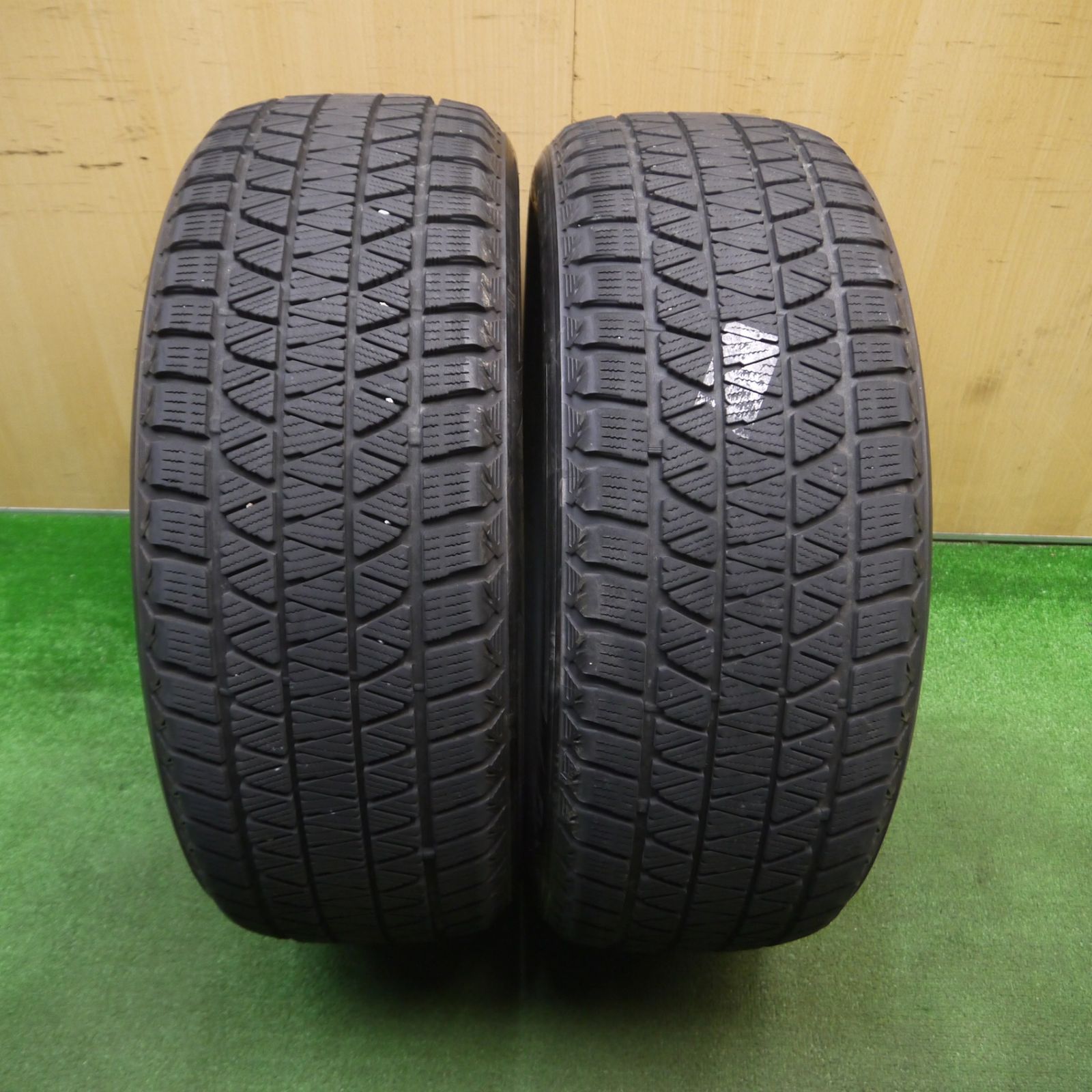 [送料無料] 2本価格スタッドレス 235/55R18 ブリヂストン ブリザック DM-V3 タイヤ 18インチ ハリアー RAV4 ヴァンガード レクサス NX 等5011716Hスタ