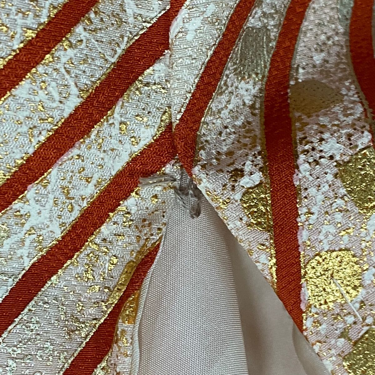 ブランド振袖 山本寛斎 豪華 刺繍 金駒 身丈178cm トールサイズ 振袖 身丈154.5cm 裄丈63cm S 袷 山本寛斎 落款 桜 波 金銀彩