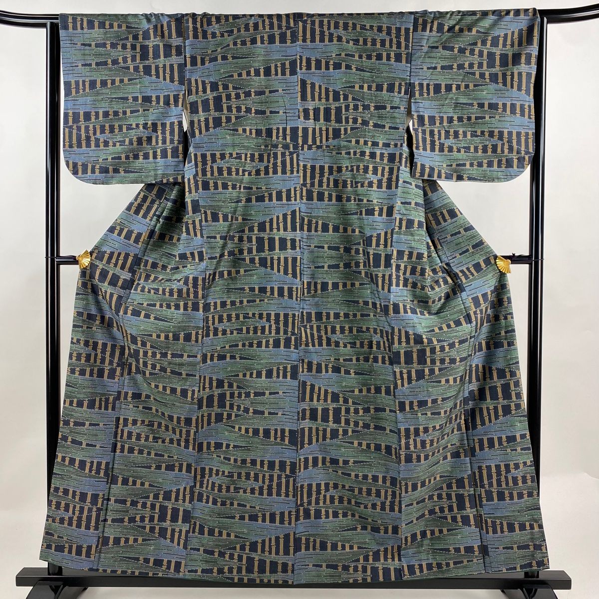 紬 身丈158cm 裄丈64.5cm M 袷 幾何学 紺色 正絹 優品 【中古】 - メルカリ 