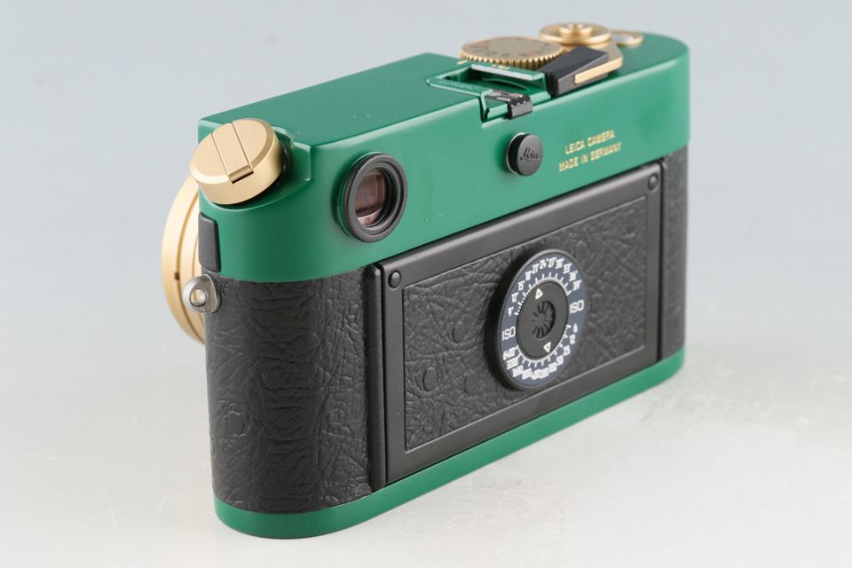 LEICA M6￼ ELMARIT 1:2.8/2.8 Leica M6 TTL 0.58 + Elmarit-M 28mm F/2.8 Repainted Green