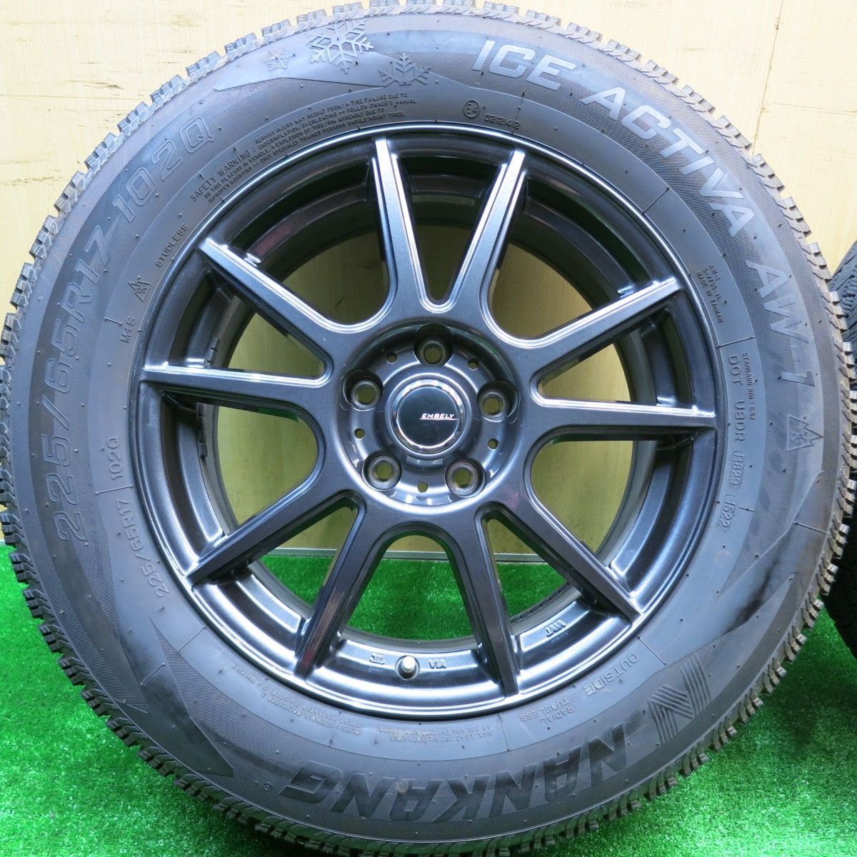 バリ溝 22年 キレイ 9.5分 スタッドレス 225|65R17 ナンカン アイス アクティバ AW-1 EMBELY 17インチ PCD114.3|5H 5101205HAス TRITUETUBI_COM