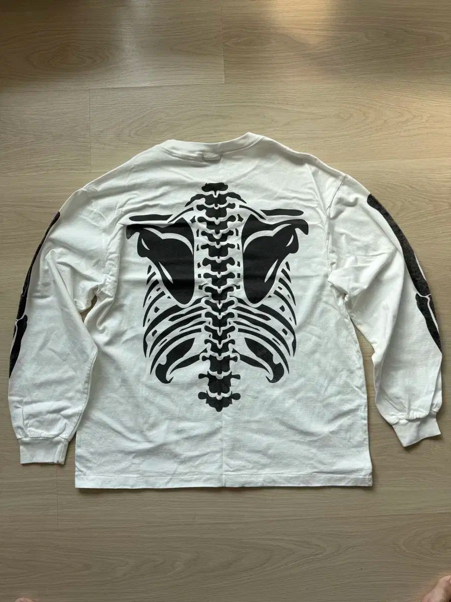 フィンガープレス 韓国ビンテージショップ ボーン プリント 長袖 ロングスリーブ 白 Tシャツ 3