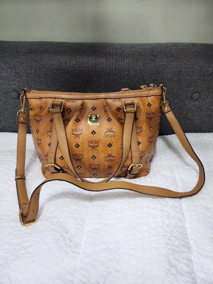 mcm ショルダー兼 クロスバッグ