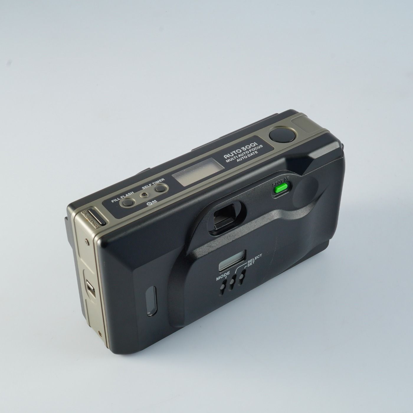 コンパクトフィルムカメラ